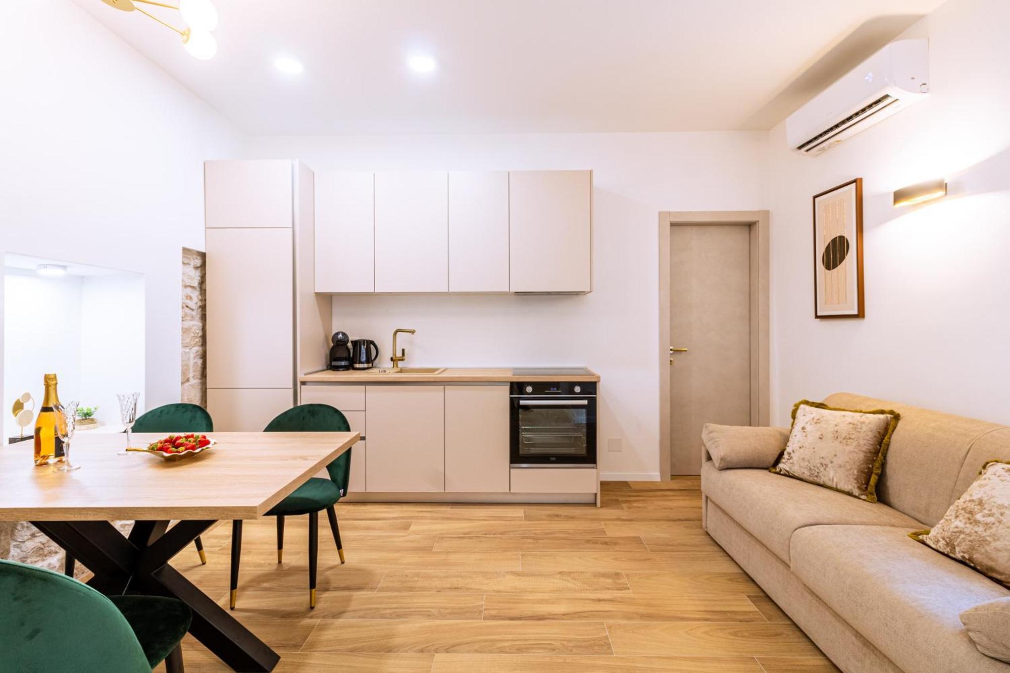 Luxury 2 Bedroom-2 Bathroom Apartment & Studio App With Rooftop Terrace سبليت المظهر الخارجي الصورة