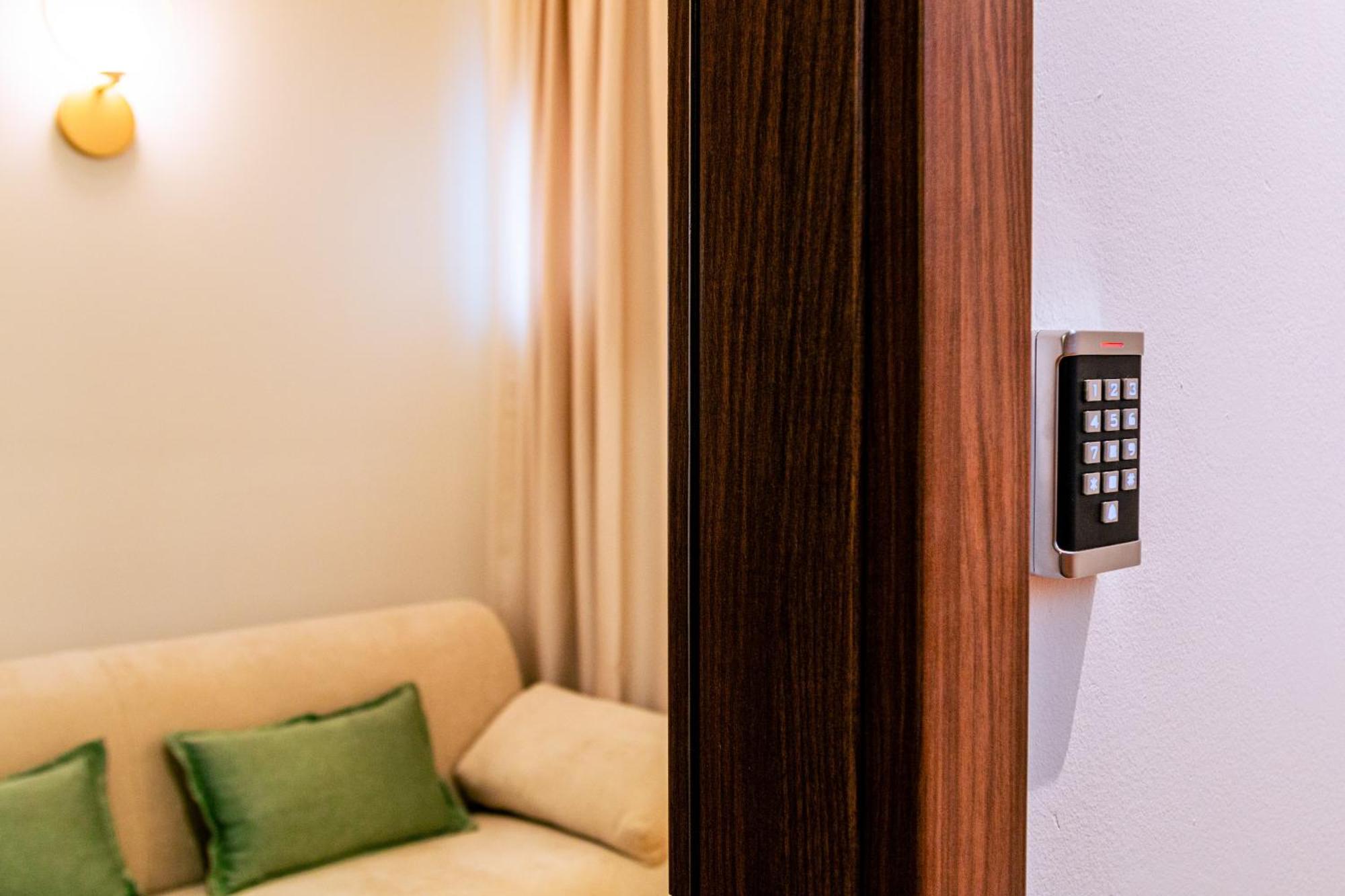 Luxury 2 Bedroom-2 Bathroom Apartment & Studio App With Rooftop Terrace سبليت الغرفة الصورة