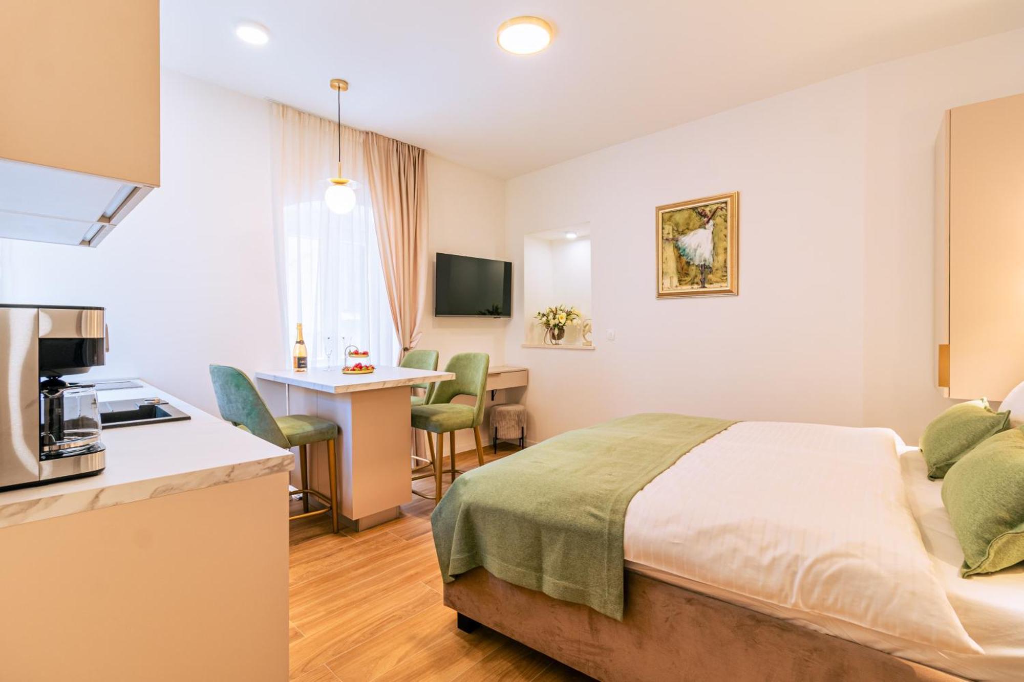 Luxury 2 Bedroom-2 Bathroom Apartment & Studio App With Rooftop Terrace سبليت الغرفة الصورة